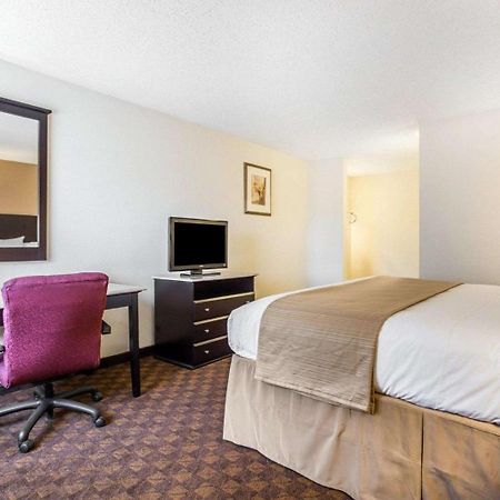 Quality Inn & Suites Coliseum Greensboro Dış mekan fotoğraf