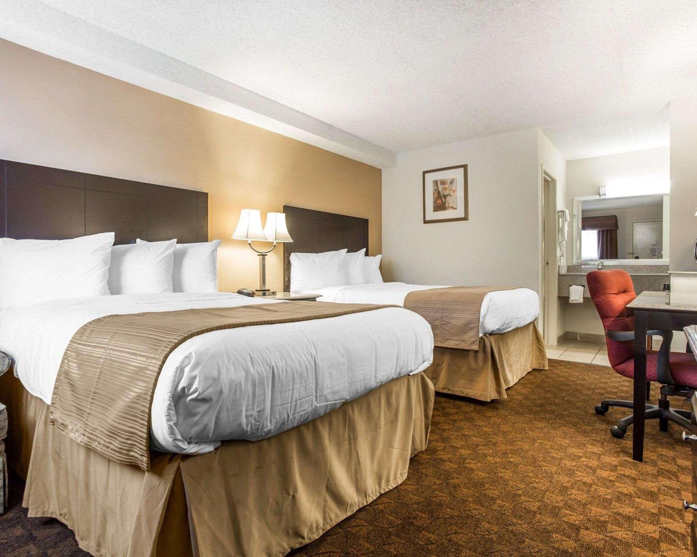 Quality Inn & Suites Coliseum Greensboro Dış mekan fotoğraf