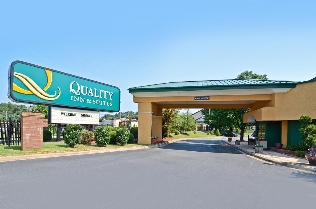 Quality Inn & Suites Coliseum Greensboro Dış mekan fotoğraf