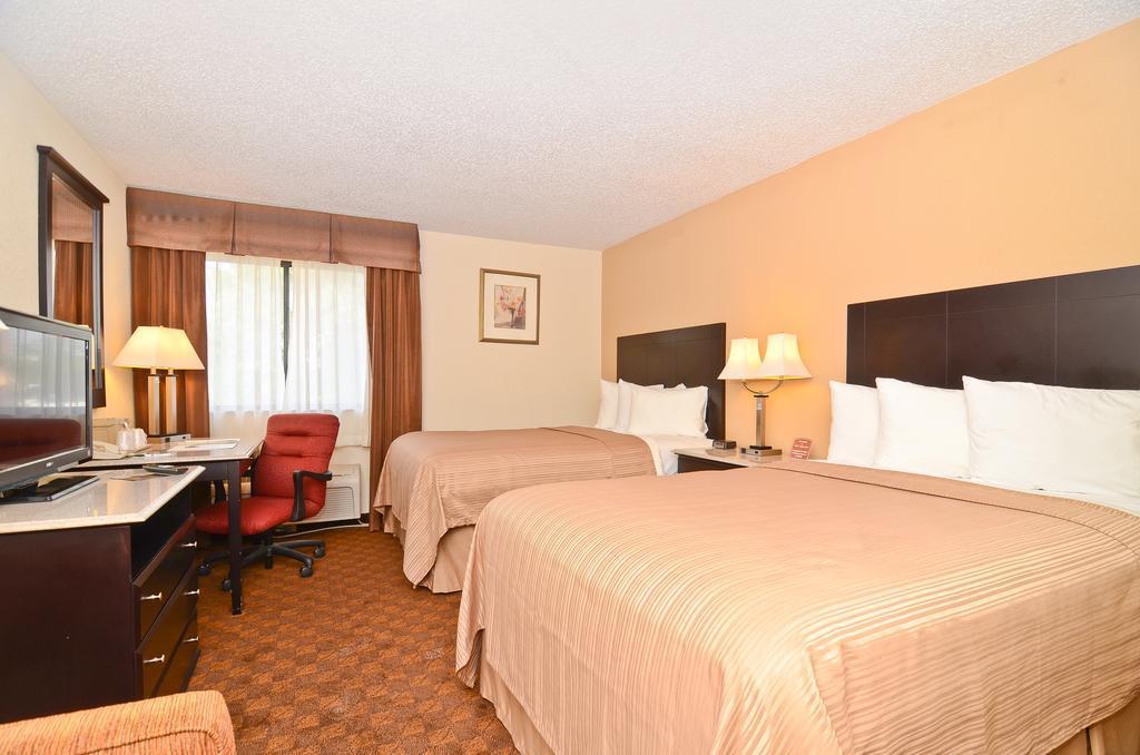 Quality Inn & Suites Coliseum Greensboro Dış mekan fotoğraf