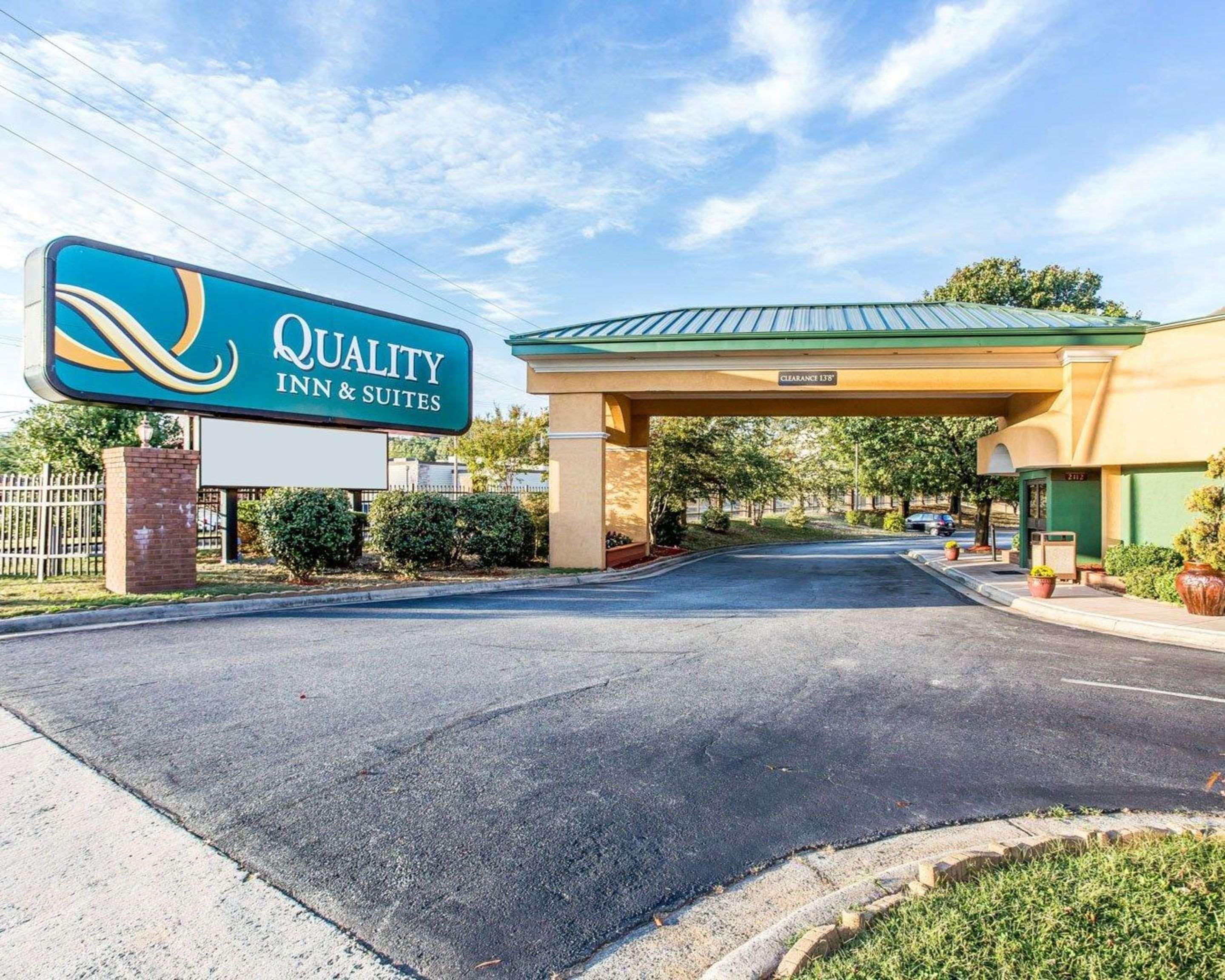 Quality Inn & Suites Coliseum Greensboro Dış mekan fotoğraf