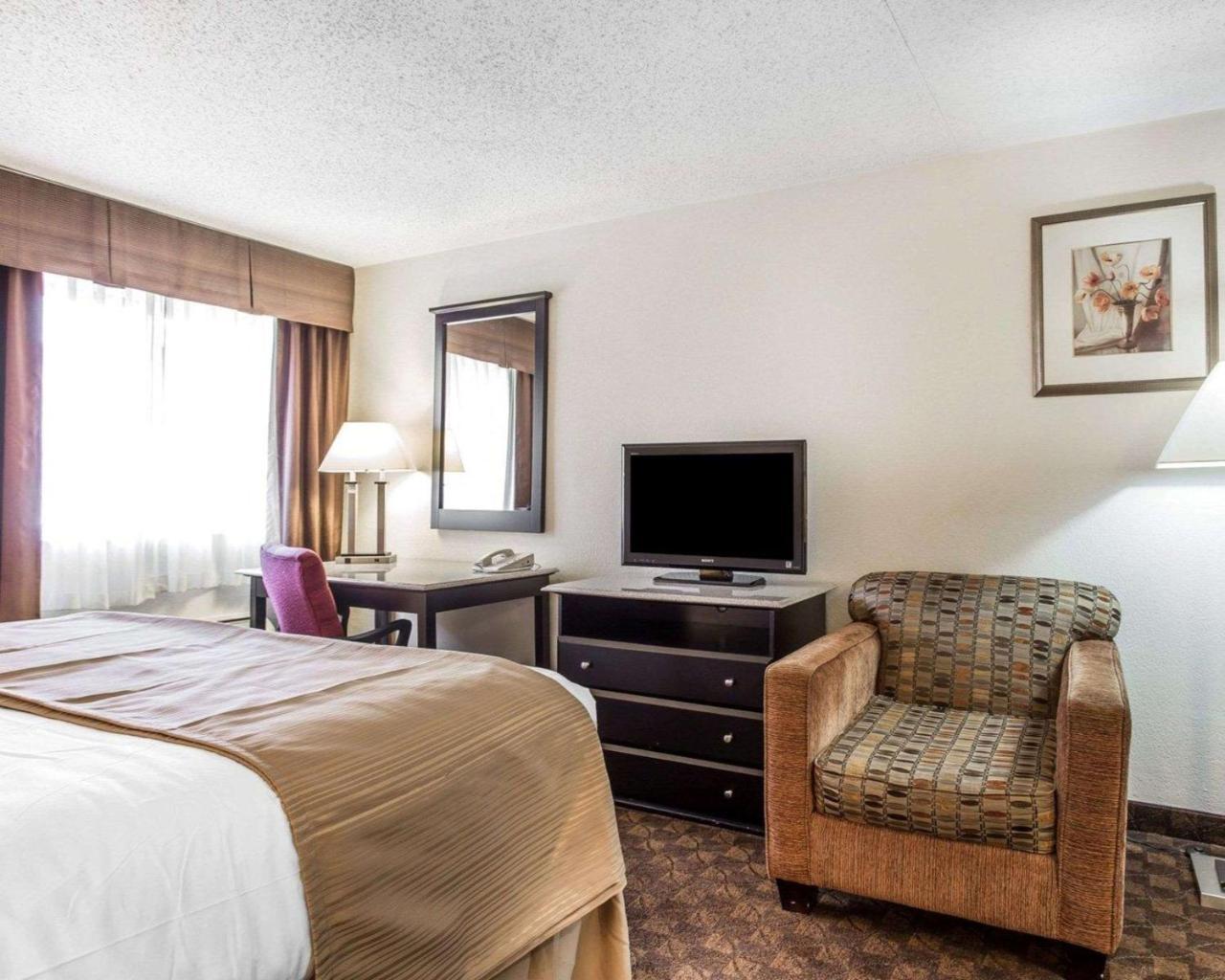 Quality Inn & Suites Coliseum Greensboro Dış mekan fotoğraf